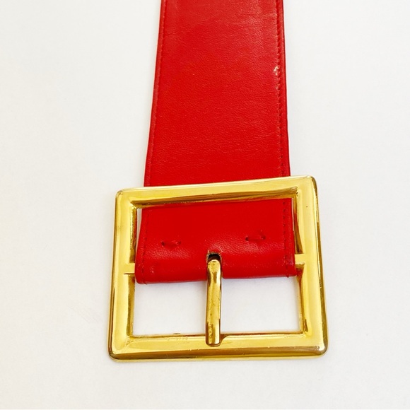 VINTAGE YVES SAINT LAURENT RED LEATHER GOLD BUCKLE BELT - Picture 3 of 9